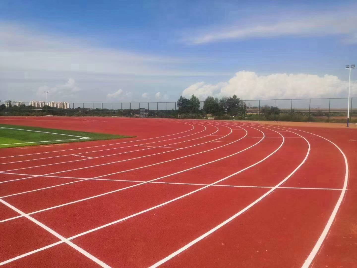 半岛·体育官方网站塑料跑道修复翻新方法